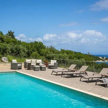 Martini Waterfront 別荘 *