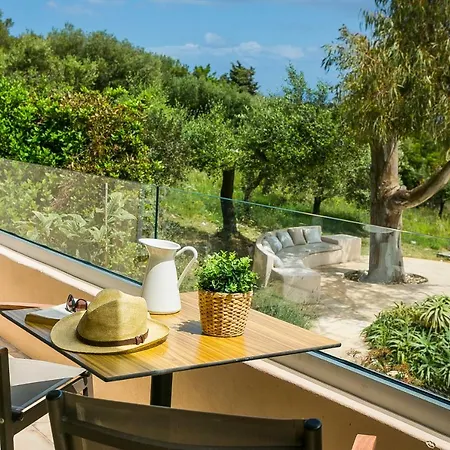 Martini Waterfront 別荘 *